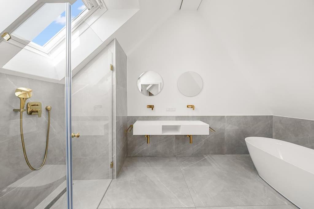 Designer Penthouse With Balcony Apartamento Viena Exterior foto